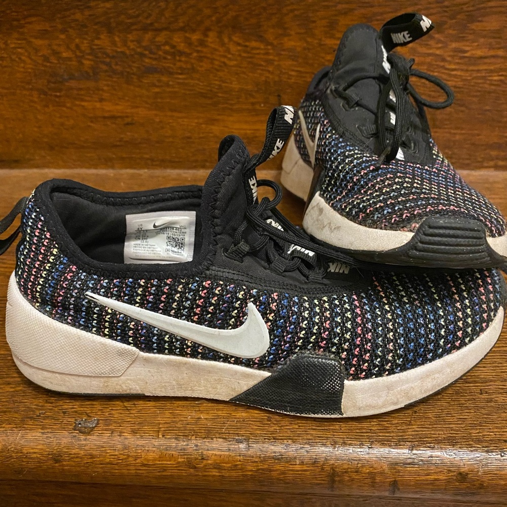 Girls youth nike shoes